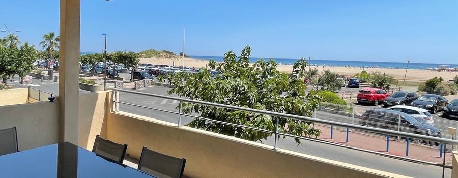 Terrasse avec vue sur la mer